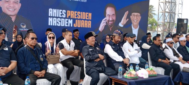 
 Ketua Umum Partai NASDEM Surya paloh menghadiri rapat umum di lapangan umum gotong royong masbagik lombok timur senin (22/01) didampingi ketua DPW NTB H Rumaksi