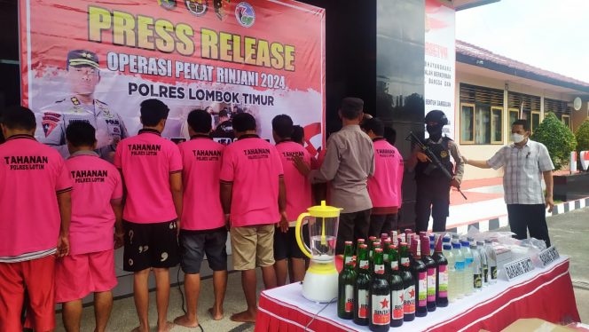 
 Poto, pelaku yang berhasil ditangkap Polres Lombok Timur dalam Operasi Penyakit Masyarakat (pekat) yang digelar di lombok timur.