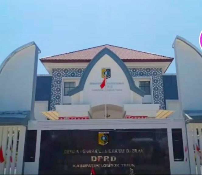 
 Foto, Kantor DPRD Lombok Timur