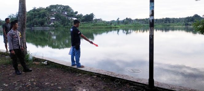
 Foto, Tim Inafis Polres Lombok Timur menunjukkan TKP korban tenggelam