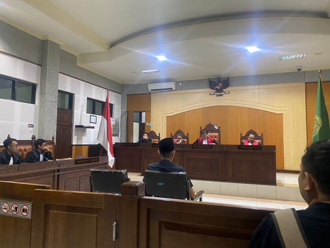 
 Sidang Putusan Perkara Tindak Pidana Korupsi Kegiatan Penataan Dan Pengerukan Darmaga Labuhan Haji Tahun 2016 dengan terdakwa Ir Taufik Rahmadi digelar pada hari Kamis (02/05) di pengadilan Negeri Metaram.