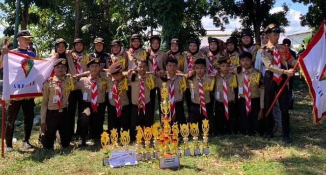 
 Tim Pramuka MAN 1 Lombok Timur kembali menorehkan prestasi. Kali ini Man 1 Lotim mendapatkan juara pada lomba Pramuka se NTB.