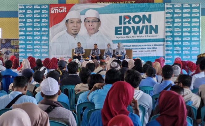 
 Foto : Pasangan calon bupati dan wakil bupati H. Haerul Warisin dan H. M. Edwin Hadiwijaya mengukuhkan ratusan relawan dapil II pada hari Sabtu (06/07)