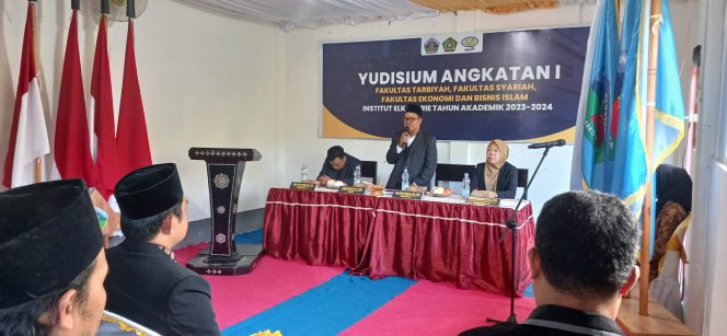 
 Kampus Institut ELKATARI Gelar Yudisium Perdana