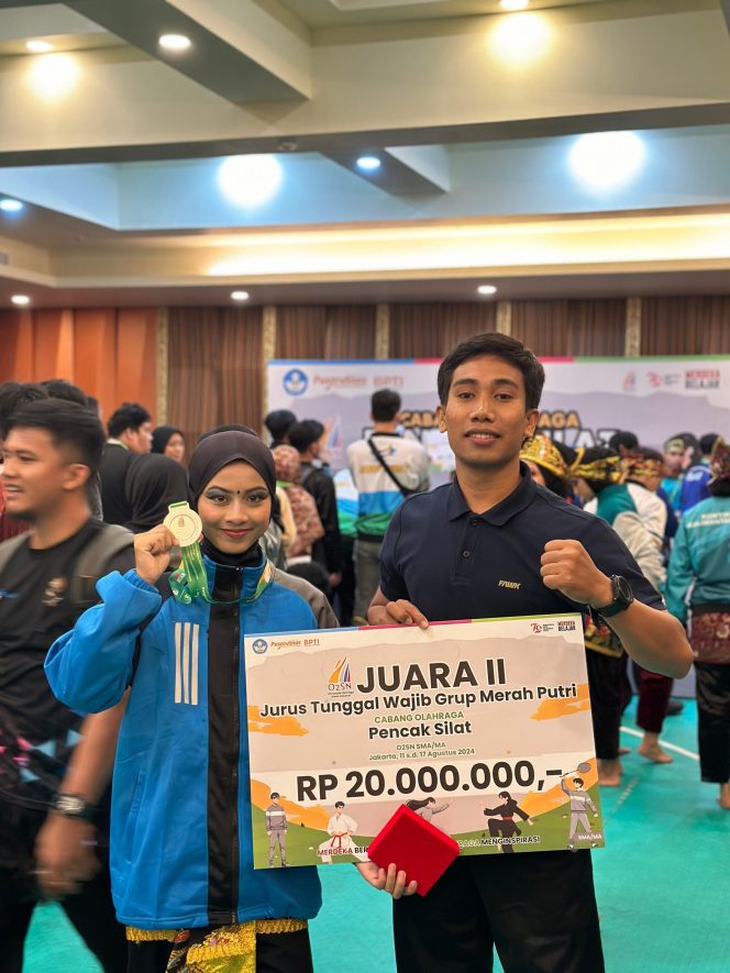 
 Foto : siswi MAN 1 Lotim atas nama Norita Febriyana siswi kelas XI sukses meraih juara Lomba O2SN tingkat nasional cabang silat yang berlangsung di Gedung BPTI Kemendikbud RI Jakarta 11 sd 15 Agustus 2024.
