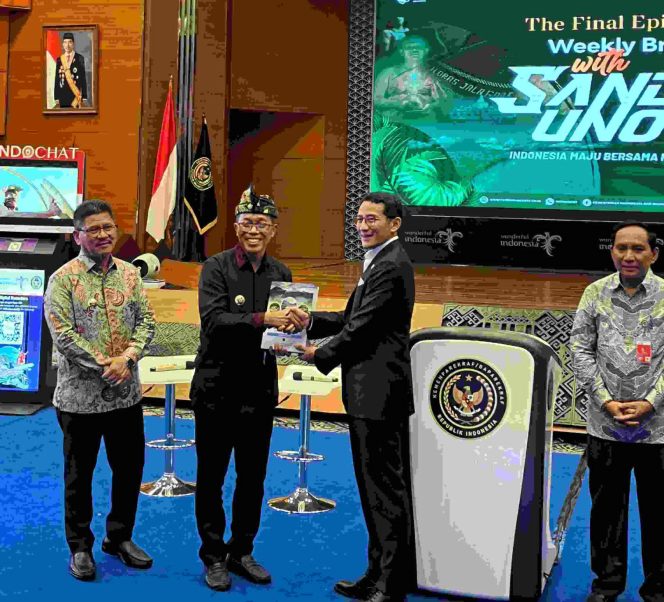 
 Pj.Bupati Lotim Terima Master Plan Cemara Siu dari Menteri Parekraf