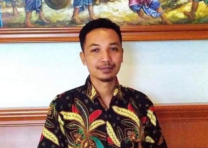 
 Foto : Koordinator Divisi Pencegahan, Parmas, Humas, Bawaslu Lombok Timur Jauhari Marjan
