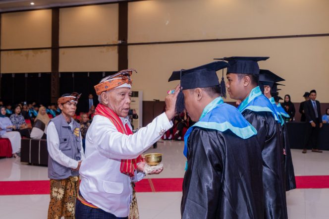 
 Foto : Institut Elkatarie mencatat sejarah baru dengan menyelenggarakan wisuda perdana bertema 