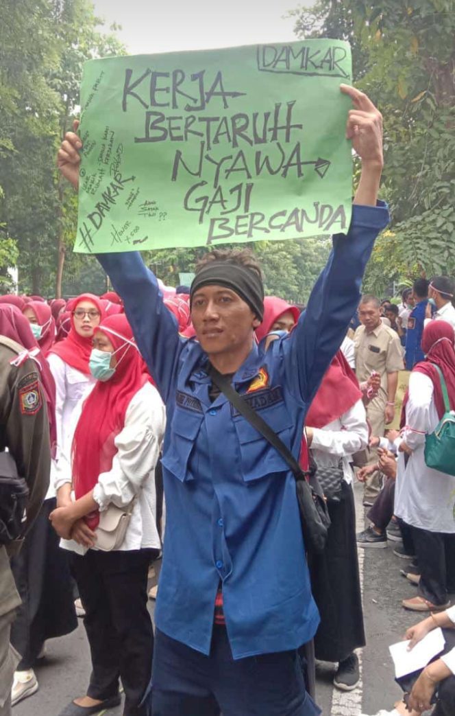 
 Nasib Ribuan Honorer Pemda Lotim Terkatung – Katung