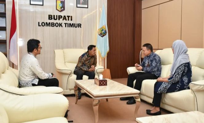 
 Bupati Lombok Timur, H. Haerul Warisin, baru-baru ini menerima kunjungan dari Kepala Otoritas Jasa Keuangan (OJK) Nusa Tenggara Barat (NTB), Rudi Sulistyo, beserta rombongan.