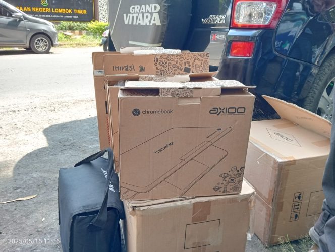 
 Foto : Chorombook yang disita dari kepala sekolah yang mendapatkan program TIK tahun anggaran 2022
