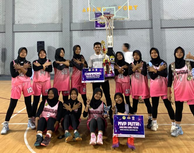 
 Pecah Telur, Tim Basket Putri MAN 1 Lotim Akhirnya Rebut Juara Satu