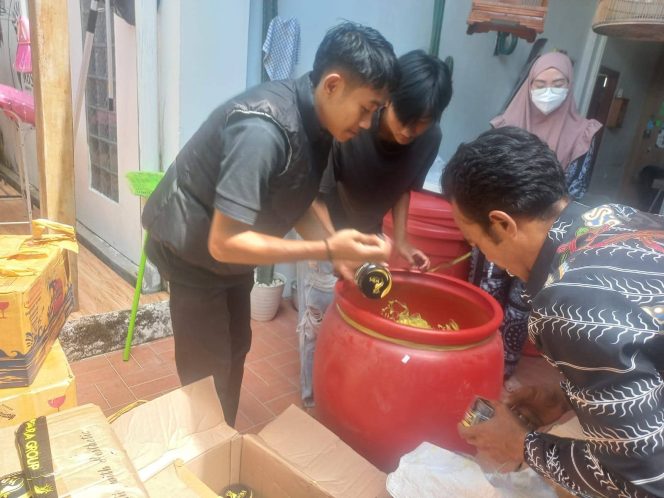
 BPOM Mataram memusnahkan barang WBS karena terbukti mengandung merkuri dan zat berbahaya