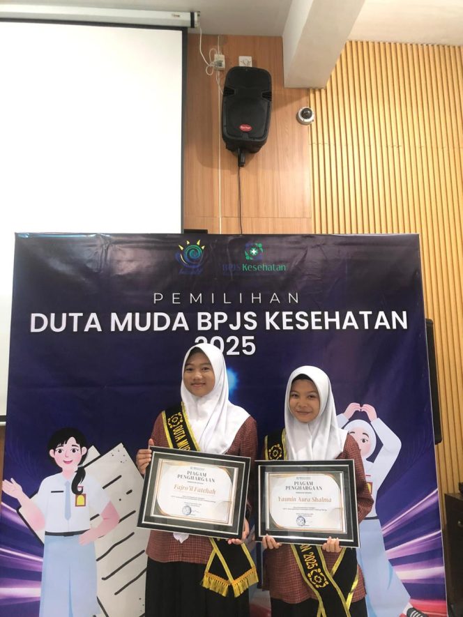 
 Foto : Dua siswa MAN 1 Lombok Timur Fajro’il Fatehah (XI IPS 2) dan Yasmin Aura (Shalma XI IPS 5) berhasil terpilih sebagai Duta Muda BPJS 2025 tingkat Kabupaten Lombok Timur