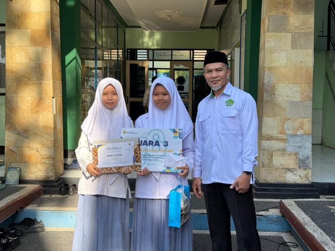 FMIPA Gelar Lomba Poster, Tim Siswi MAN 1 Lotim Rebut Prestasi Juara
