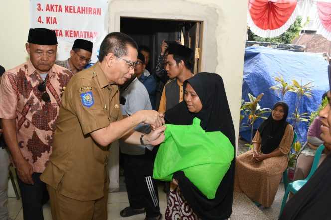 
 Wabup Lotim Salurkan Bantuan untuk Korban Banjir Bandang dan TPQ 
