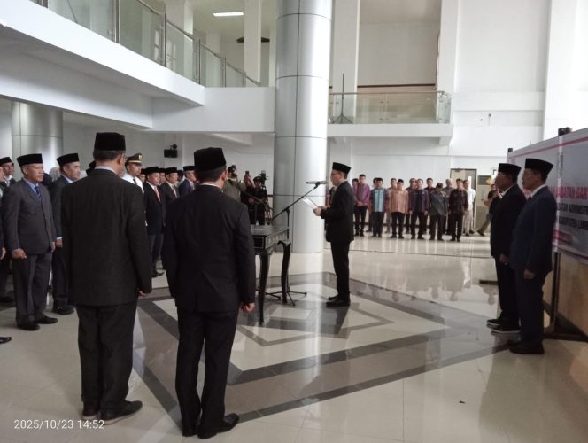 
 Bupati Lotim Usulkan DR Mugni Jadi Sekda NTB
