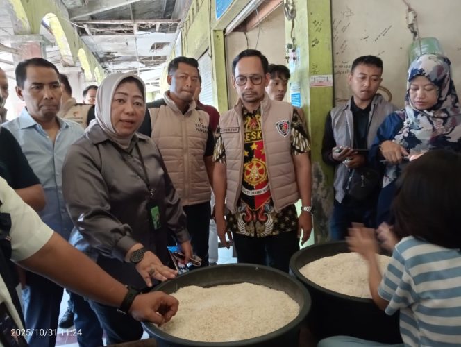 Foto: Satgas pangan NTB bersama Bapanas dan sejumlah OPD melakukan sidak di pasar pancor pada hari jum'at (31/10).