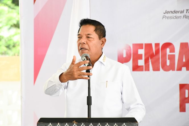 
 Bupati Lotim Beri Kesempatan Pada 1.600 Honorer Non-Database Tetap Bekerja