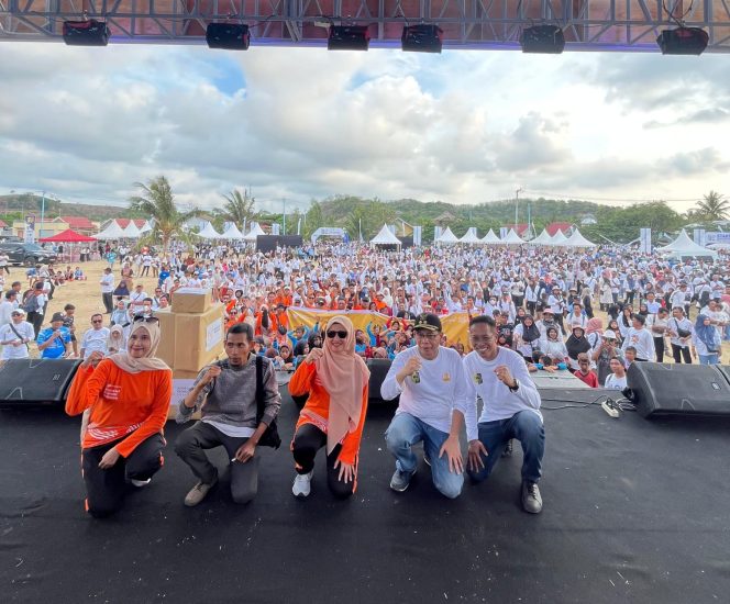 
 Foto : Wakil bupati lombok timur H Edwin Hadiwijaya, Sekretaris Daerah Lombok Timur H M Juaini Taofik menghadiri Dalam rangka memperingati Hari Ulang Tahun KORPRI ke 54 tahun 2025, Anggota KORPRI kabupatan Lombok Timur ikut serta memeriahkan kegiatan Sunset Trail Run
