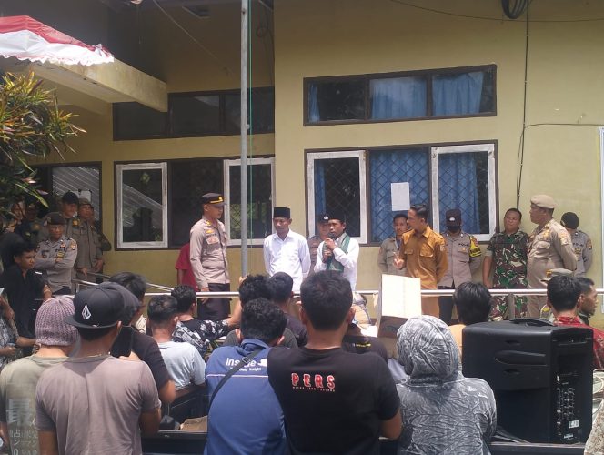 
 Tuntut Pengembalian Dana, Kades Lendang Nangka Utara Diminta Mundur