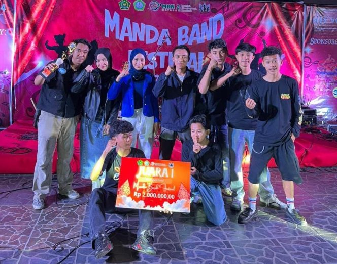 
 Tampil Atraktif, Tim Monelia Band MAN 1 Lotim Raih Juara 1 di Mataram