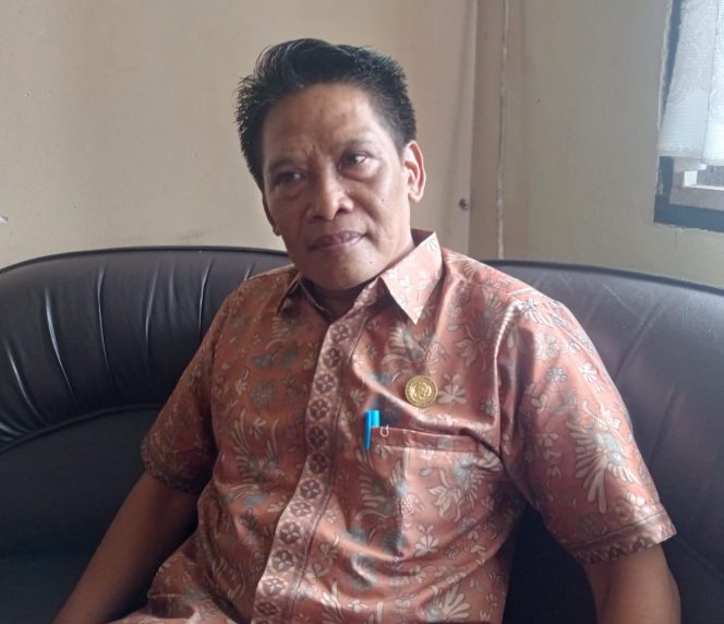 
 Foto : Sekretaris Dinas Pendidikan dan Kebudayaan Lombok Timur ( Lalu Bayan Purwadi) 
