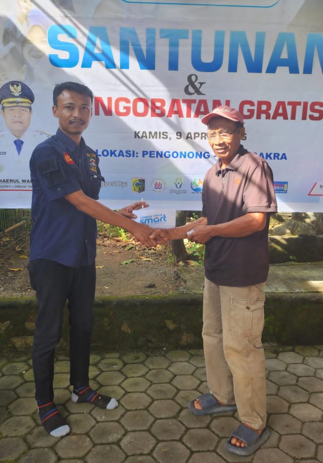 
 Peduli Lansia dan Anak Yatim, LKSM Ainul Yakin Gelar Acara Santunan dan Pengobatan Gratis