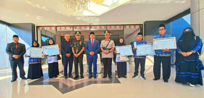 
 Sekda Lotim Apresiasi Jajaran Dikbud Lotim Raih Sepuluh Anugerah Pendidikan