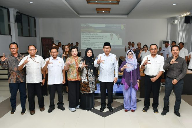 
 Foto : Wakil bupati lombok timur H Edwin Hadiwijaya saat menerima tim pendampingan Stunting dari pusat dan bank dunia rabu (24/06).
