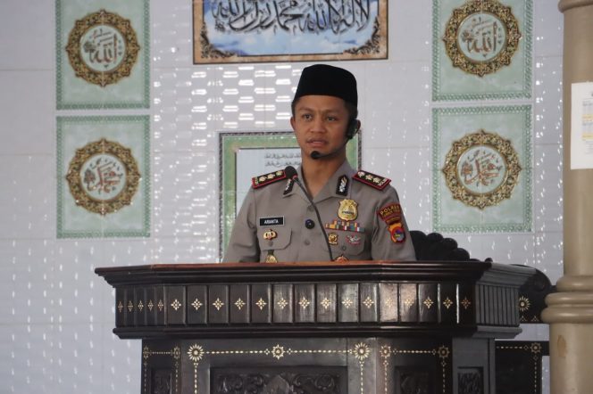 
 Kapolres Lombok Timur Gelar Jumat Keliling di Masjid Nurul Sa’adah, Ajak Masyarakat Waspada Hoaks