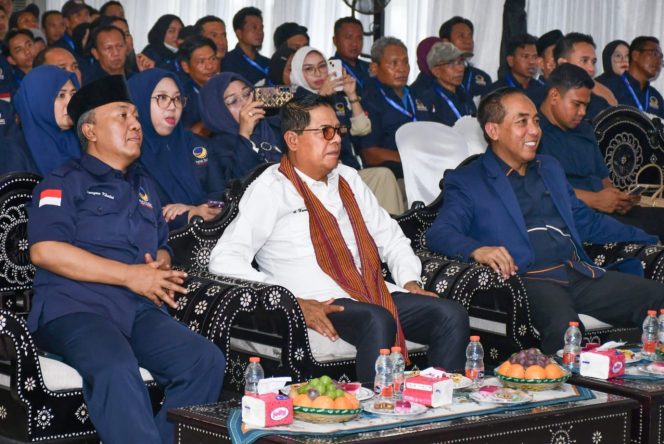 
 Di Hadapan DPC NasDem se-Lotim, Bupati Haerul Warisin Tekankan Kerja Keras, Ketekunan, dan Integritas